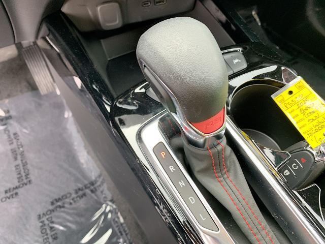 2025 Chevrolet Trax Vehicle Photo in MOON TOWNSHIP, PA 15108-2571