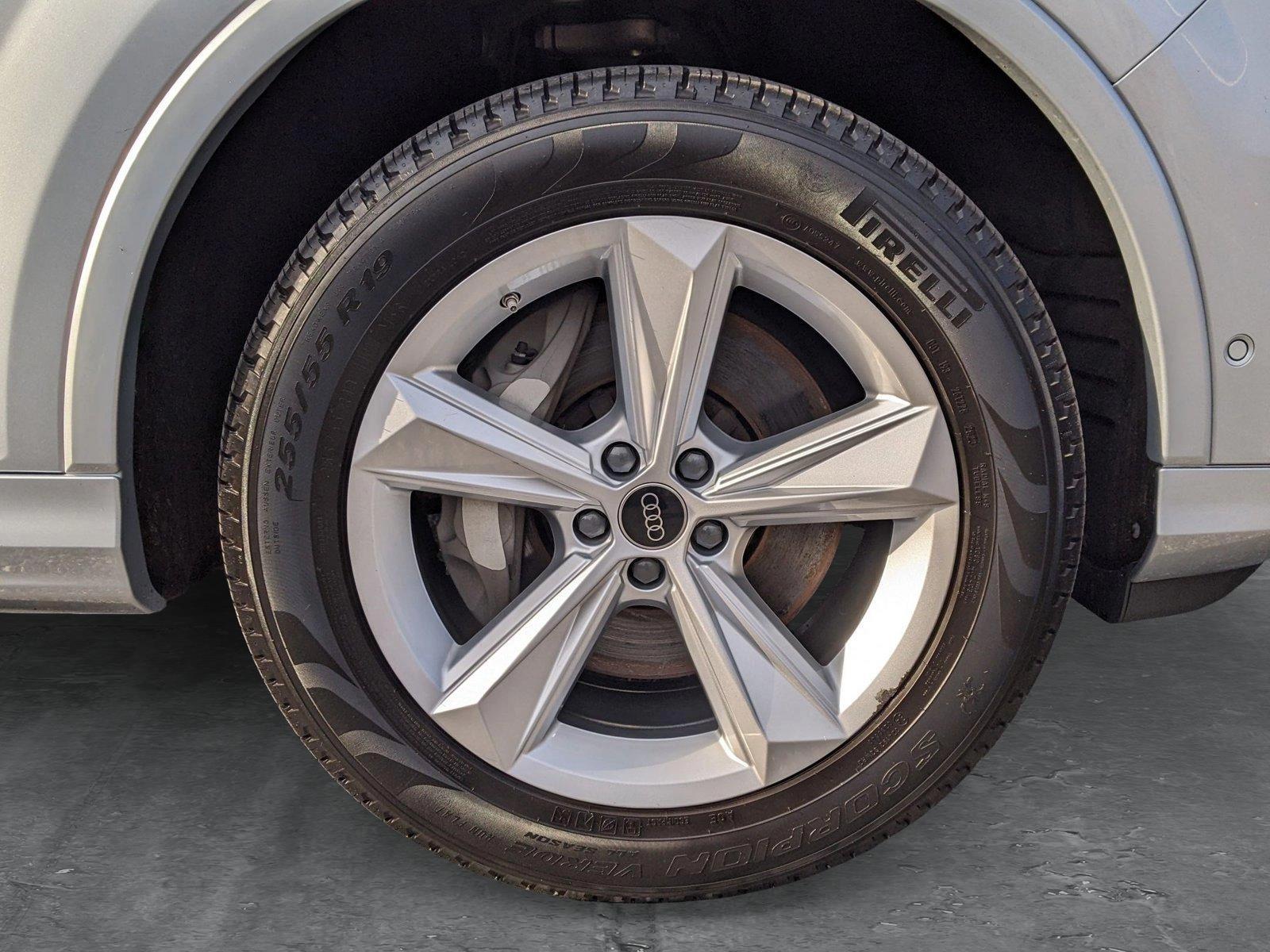 2024 Audi Q7 Vehicle Photo in TIMONIUM, MD 21093-2300