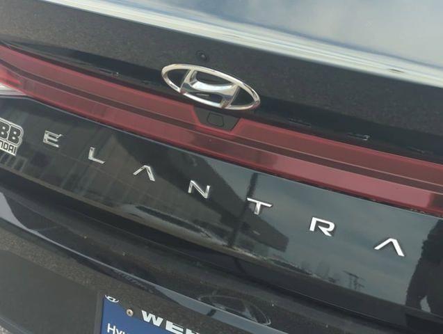 2023 Hyundai ELANTRA Vehicle Photo in Merrillville, IN 46410
