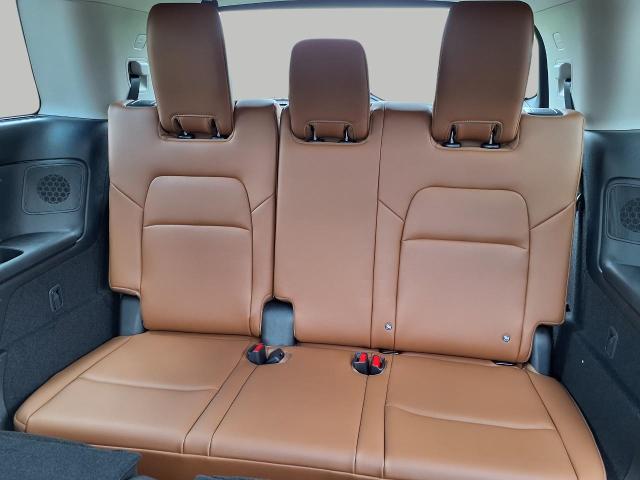 2025 Nissan Pathfinder Vehicle Photo in Oshkosh, WI 54904
