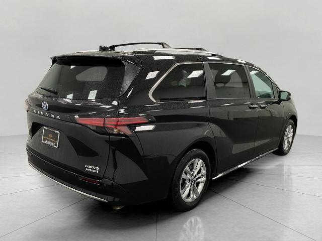 2024 Toyota Sienna Vehicle Photo in Appleton, WI 54913