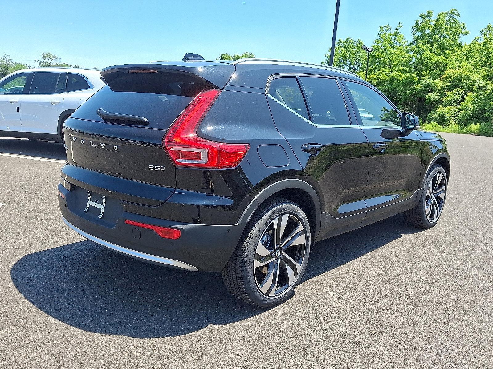 2025 Volvo XC40 Vehicle Photo in Trevose, PA 19053