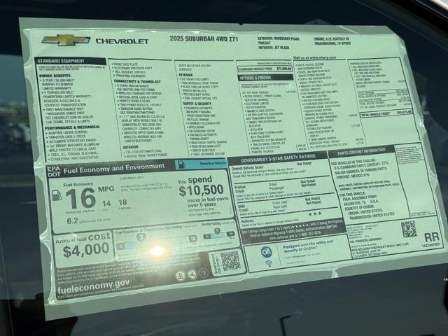 2025 Chevrolet Suburban Vehicle Photo in COLUMBIA, MO 65203-3903