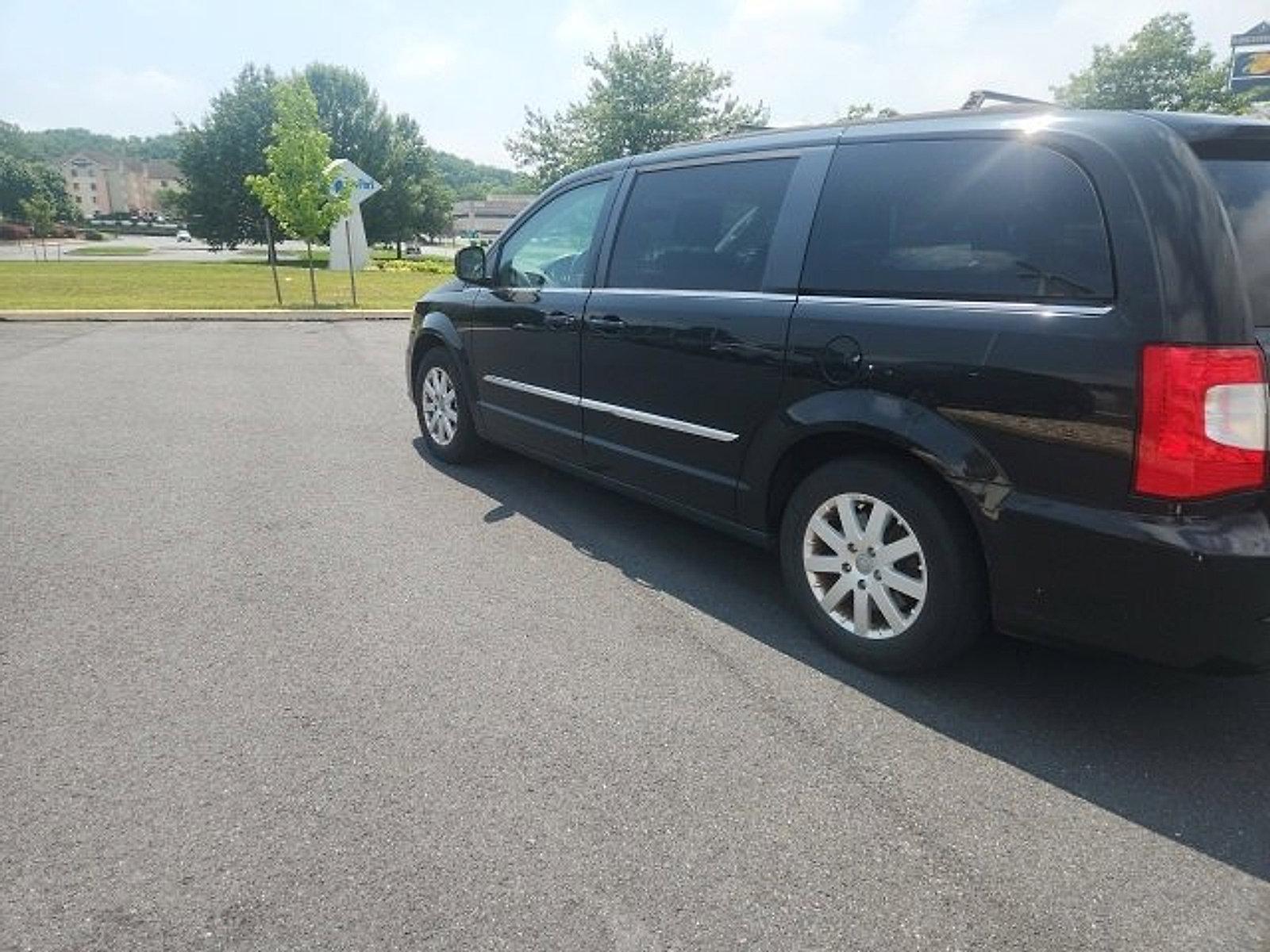 2016 Chrysler Town & Country Vehicle Photo in Harrisburg, PA 17111