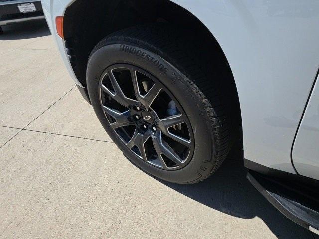 2023 Chevrolet Tahoe Vehicle Photo in ENGLEWOOD, CO 80113-6708