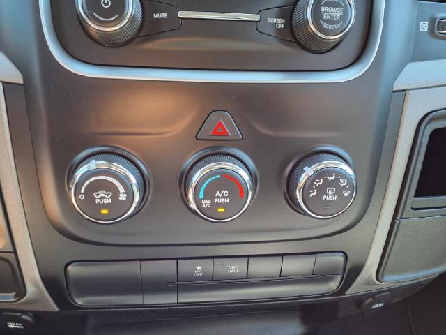 2022 Ram 1500 Classic Vehicle Photo in EMPORIA, VA 23847-1235