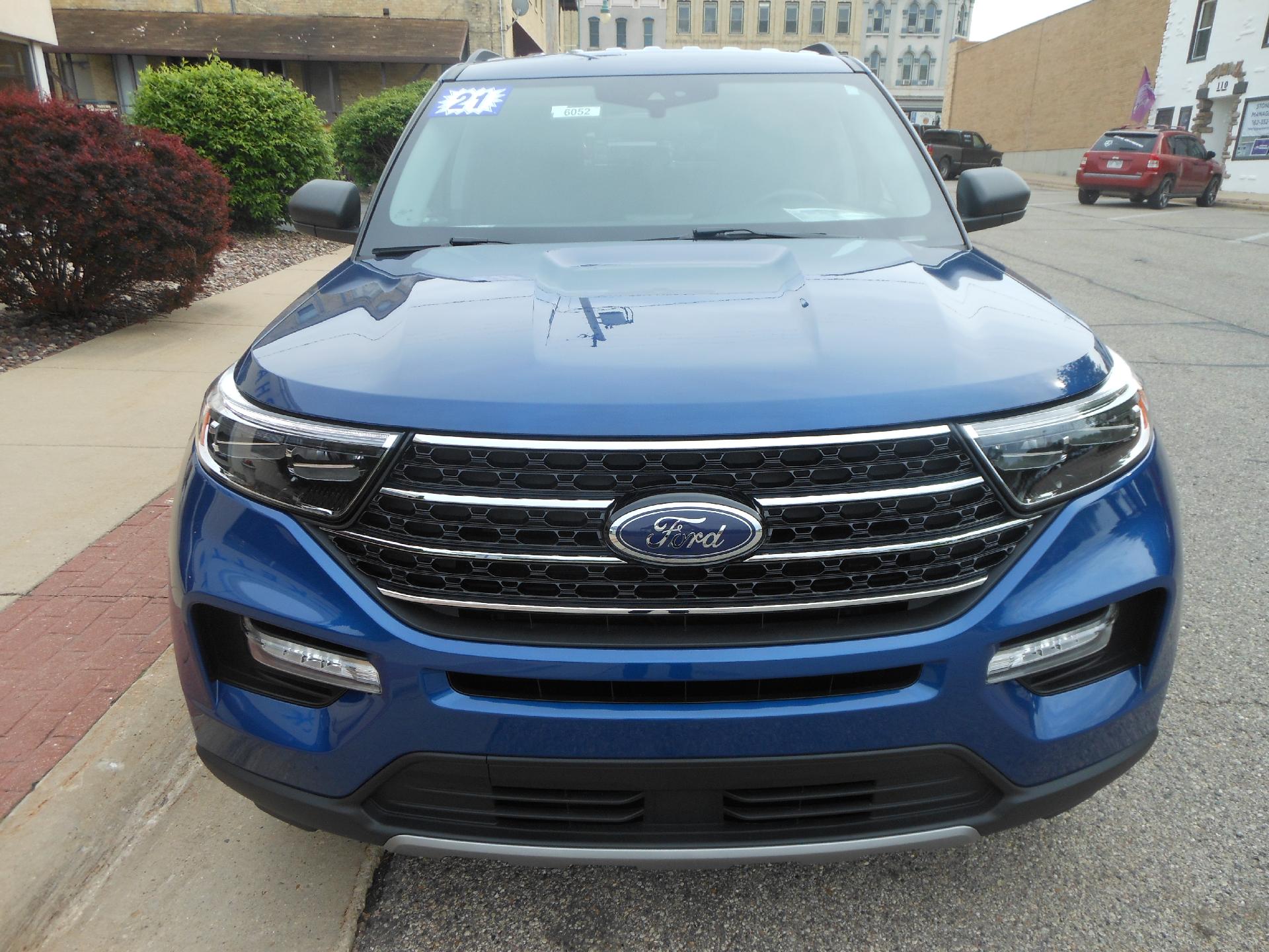 Used 2021 Ford Explorer XLT with VIN 1FMSK8DH0MGB31083 for sale in Whitewater, WI