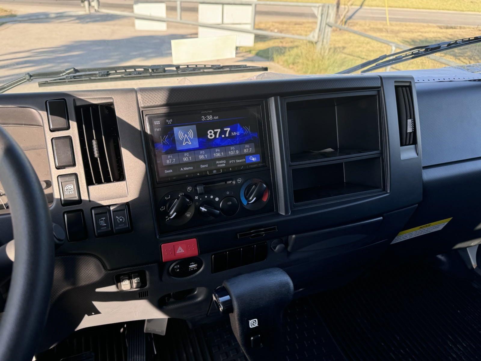 2025 Chevrolet Low Cab Forward 5500 XG Vehicle Photo in GEORGETOWN, TX 78626-7508
