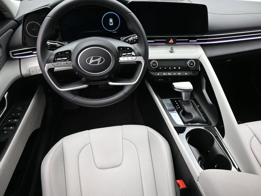 2024 Hyundai ELANTRA Vehicle Photo in Cedar Rapids, IA 52402