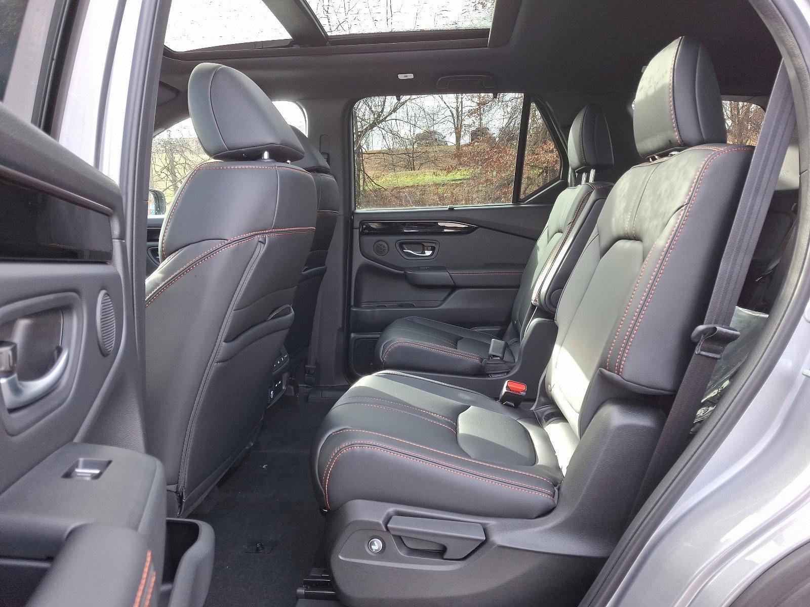 2025 Honda Pilot Vehicle Photo in Harrisburg, PA 17111