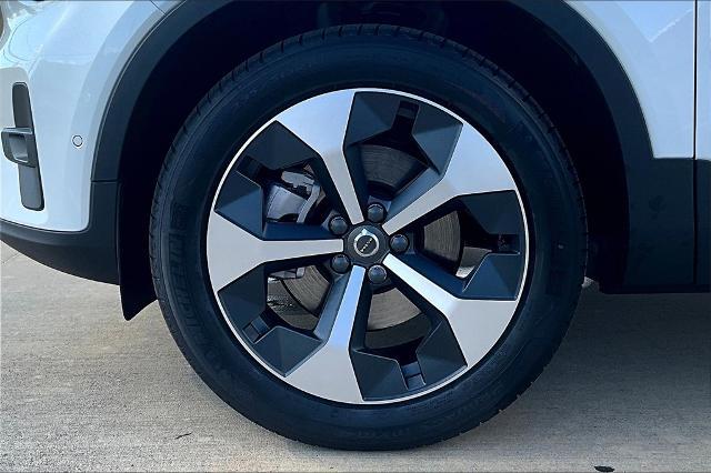 2025 Volvo XC40 Vehicle Photo in Houston, TX 77007