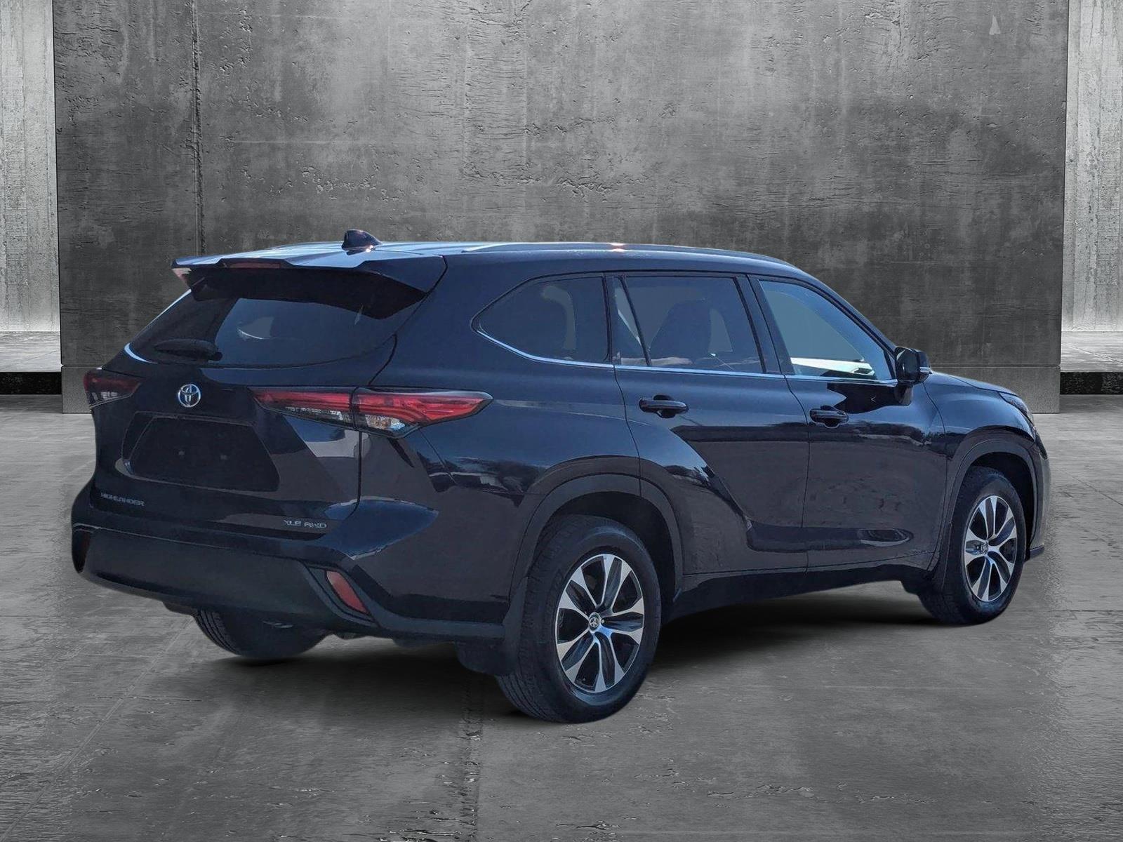 2022 Toyota Highlander Vehicle Photo in Spokane Valley, WA 99212