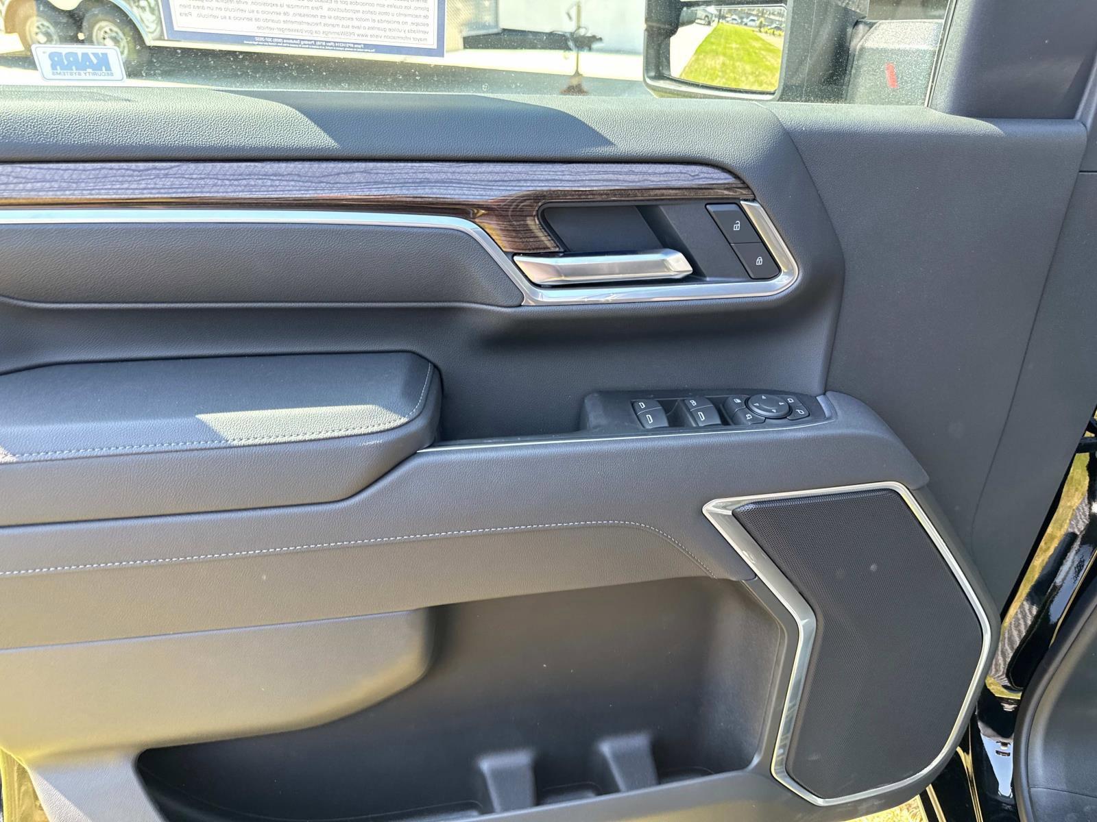 2025 Chevrolet Silverado 2500 HD Vehicle Photo in LOS ANGELES, CA 90007-3794