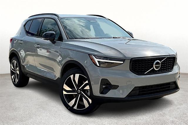 2025 Volvo XC40 Vehicle Photo in Grapevine, TX 76051