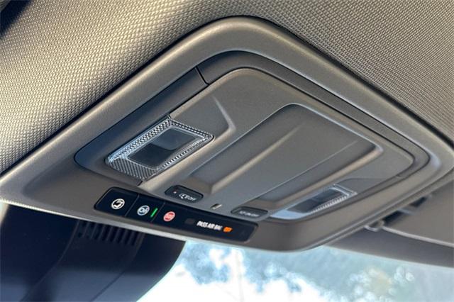 2025 GMC Sierra 1500 Vehicle Photo in ELK GROVE, CA 95757-8703