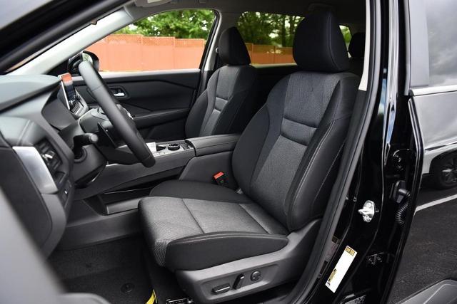 2025 Nissan Rogue Vehicle Photo in Ballwin, MO 63011