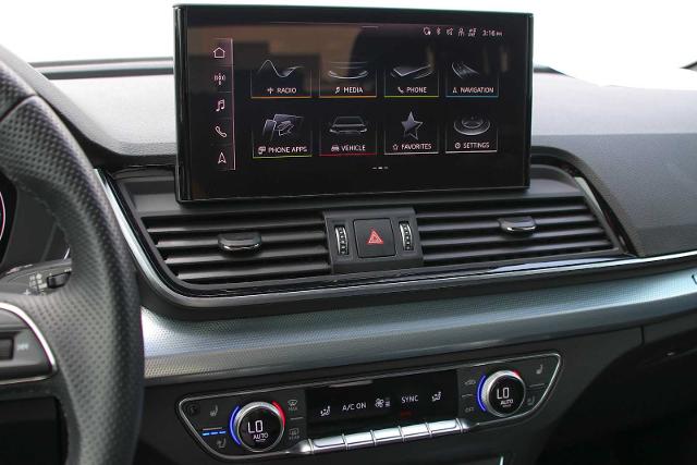 2024 Audi Q5 Vehicle Photo in SUGAR LAND, TX 77478