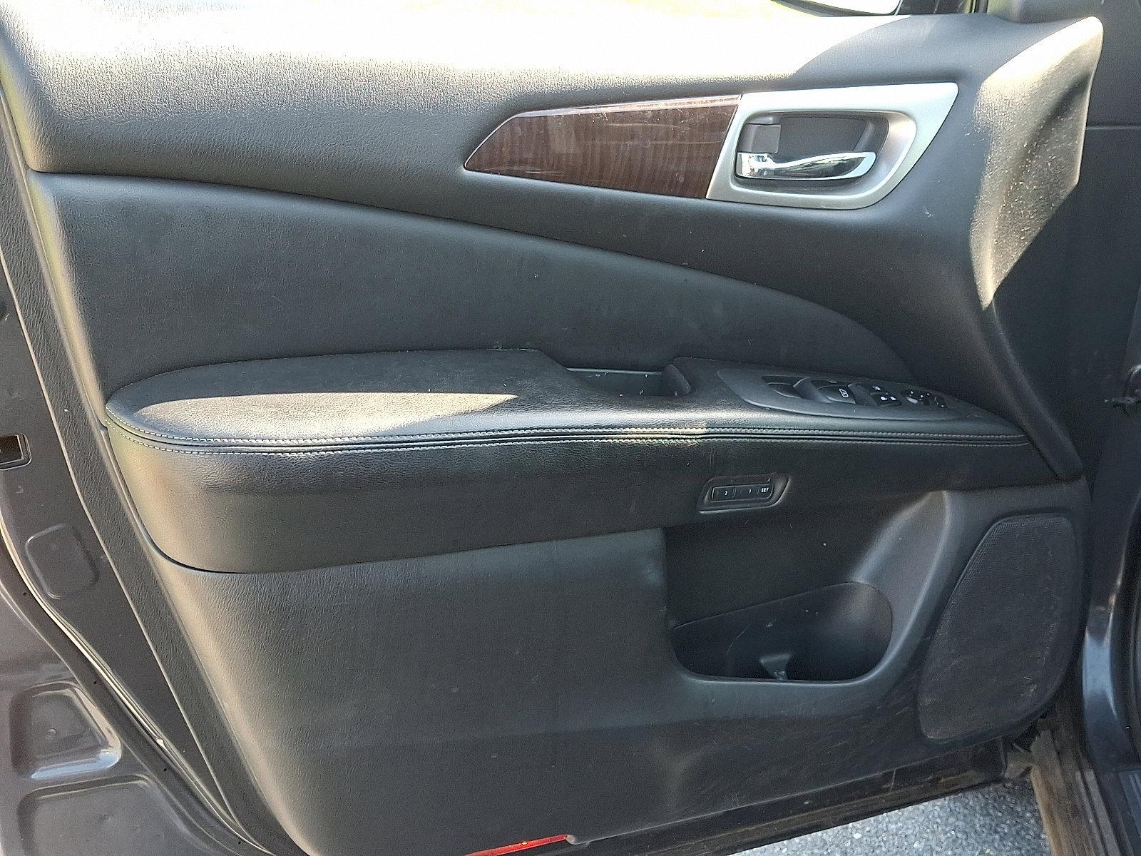 2013 Nissan Pathfinder Vehicle Photo in Mechanicsburg, PA 17050-2306
