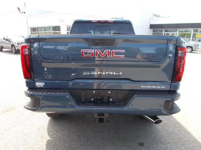 2025 GMC Sierra 2500 HD Vehicle Photo in LOWELL, MA 01852-4336