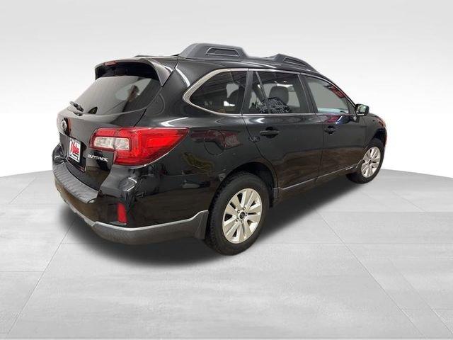 2015 Subaru Outback Vehicle Photo in MEDINA, OH 44256-9631