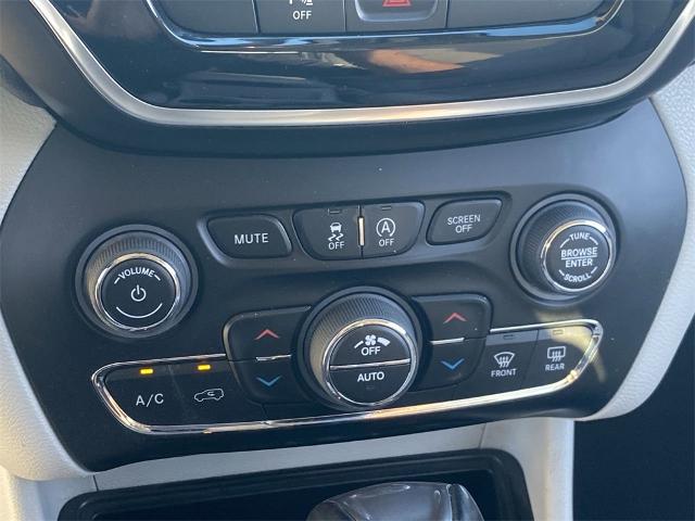 2020 Jeep Cherokee Vehicle Photo in GOODYEAR, AZ 85338-1310