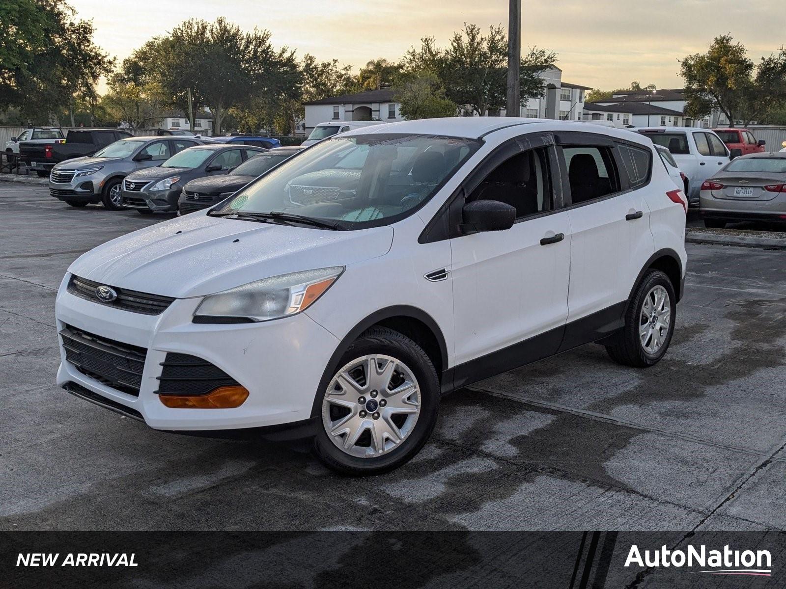 2015 Ford Escape Vehicle Photo in PEMBROKE PINES, FL 33024-6534
