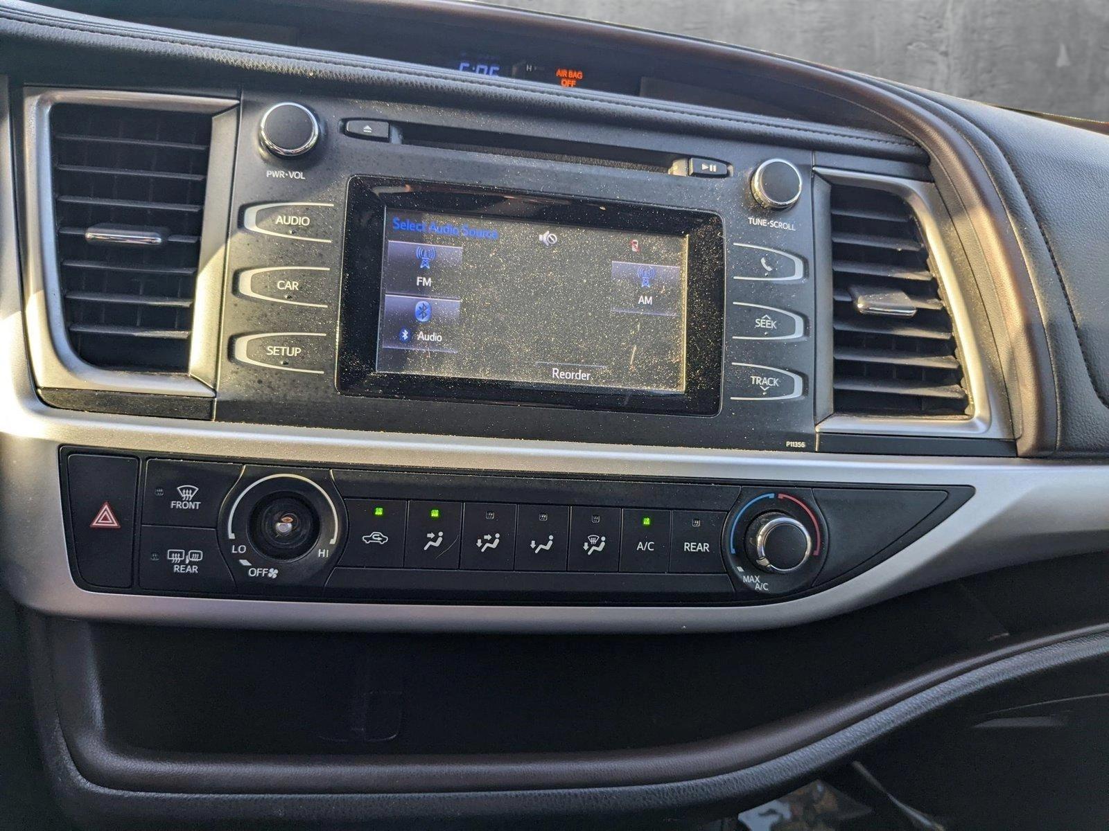 2017 Toyota Highlander Vehicle Photo in Davie, FL 33331