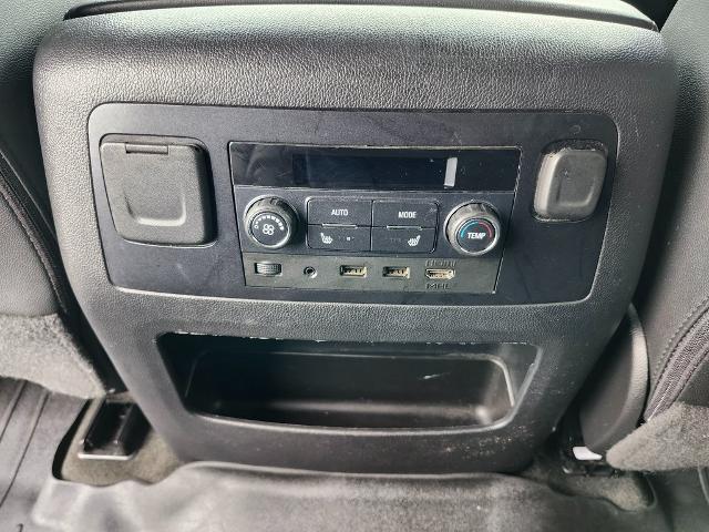 2018 Chevrolet Suburban Vehicle Photo in GREEN BAY, WI 54304-5303
