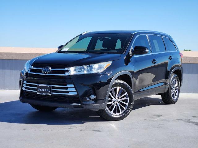 2017 Toyota Highlander Vehicle Photo in DALLAS, TX 75209