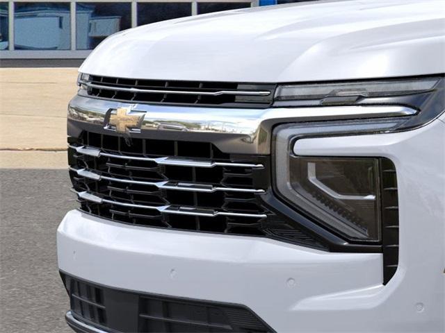2025 Chevrolet Suburban Vehicle Photo in ENGLEWOOD, CO 80113-6708