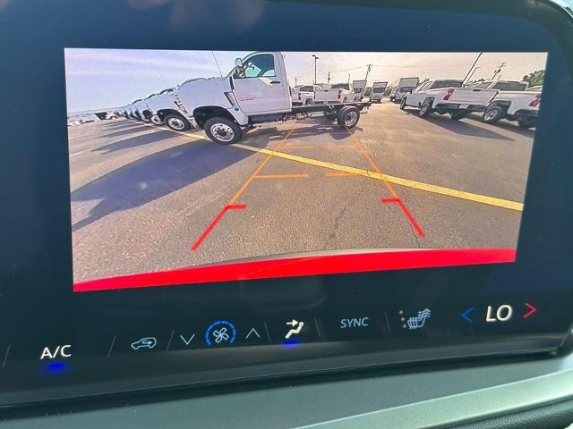 2025 Chevrolet Traverse Vehicle Photo in COLUMBIA, MO 65203-3903