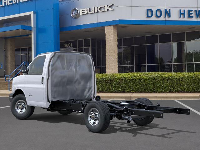 2025 Chevrolet Express Cutaway 3500 Vehicle Photo in GEORGETOWN, TX 78626-7508