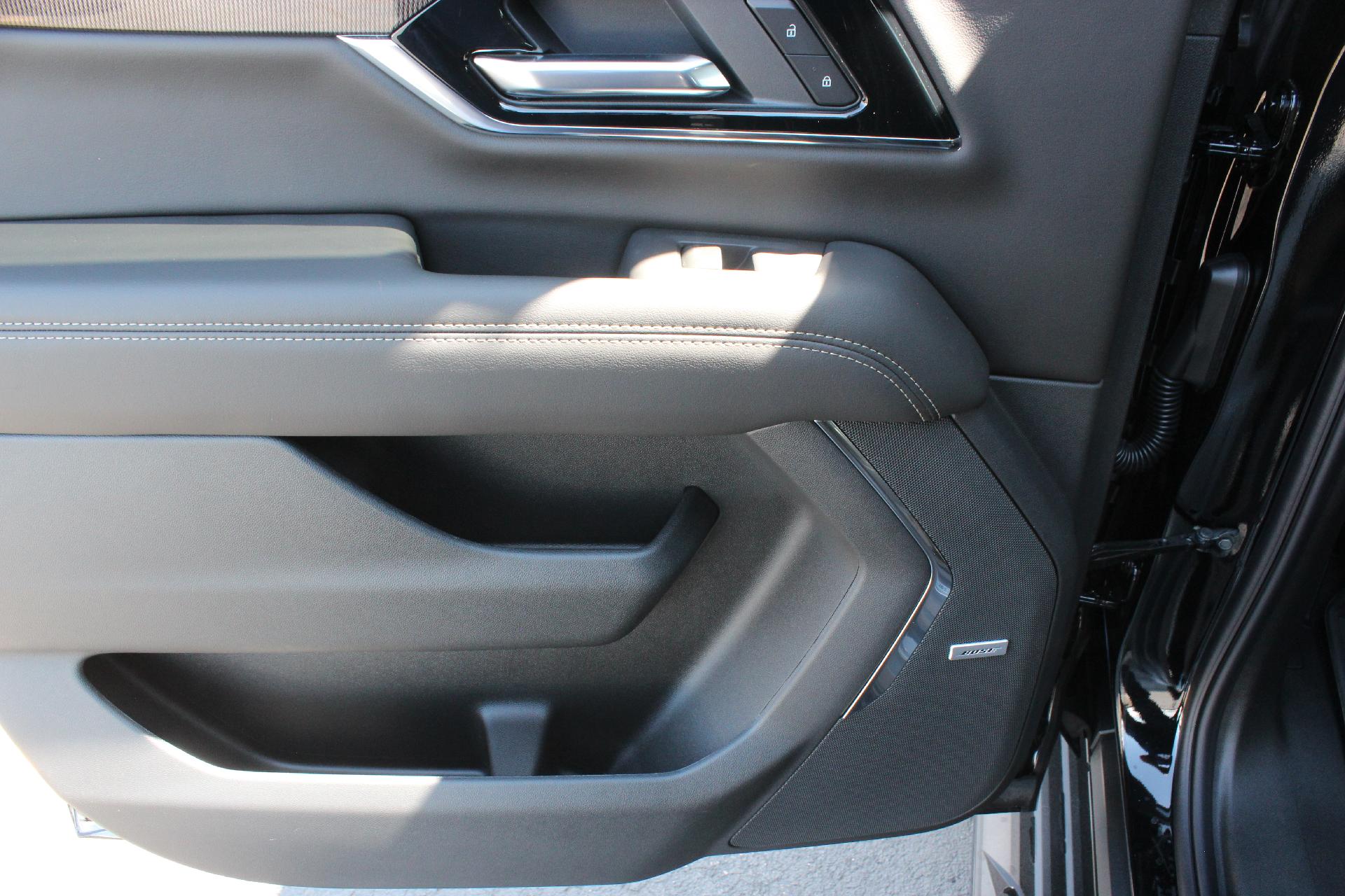 2025 GMC Yukon XL Vehicle Photo in AURORA, CO 80012-4011