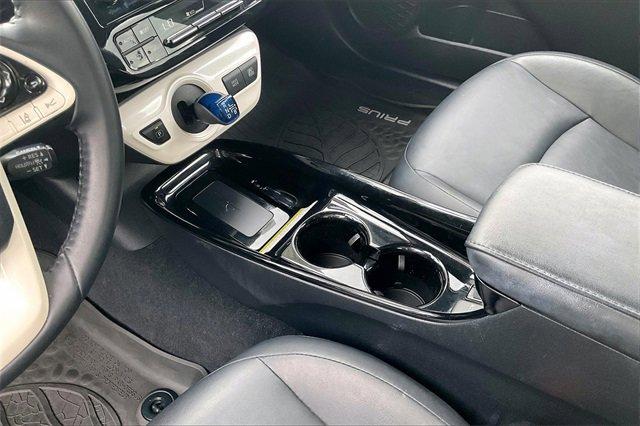 2017 Toyota Prius Vehicle Photo in INDEPENDENCE, MO 64055-1314