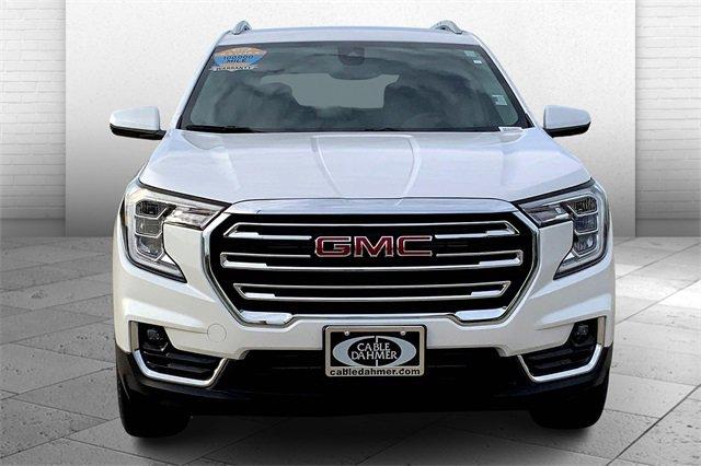 2024 GMC Terrain Vehicle Photo in TOPEKA, KS 66609-0000