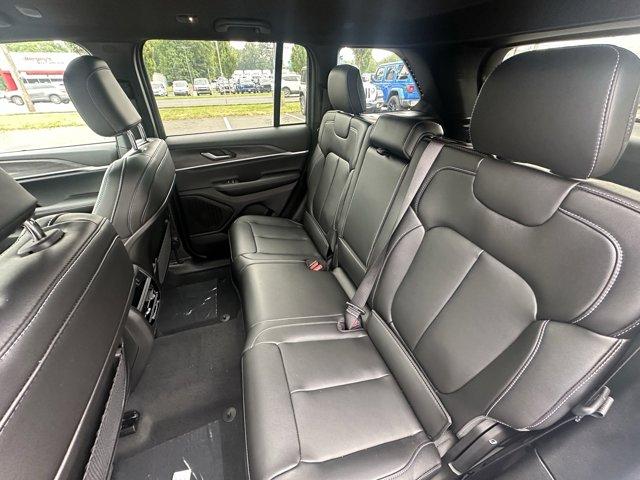 2025 Jeep Grand Cherokee Vehicle Photo in Doylsetown, PA 18901