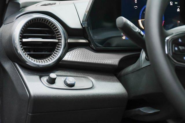 2025 Chevrolet Trax Vehicle Photo in EVERETT, WA 98203-5662