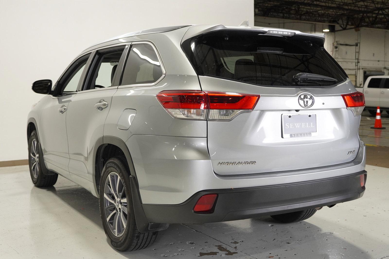 2018 Toyota Highlander Vehicle Photo in GRAPEVINE, TX 76051