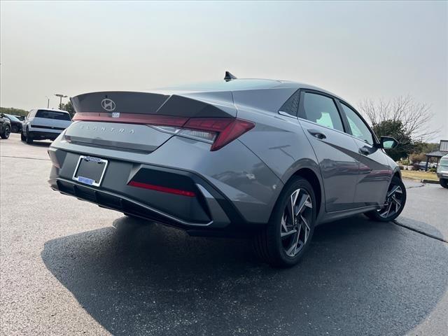 2024 Hyundai ELANTRA Vehicle Photo in Shiloh, IL 62269