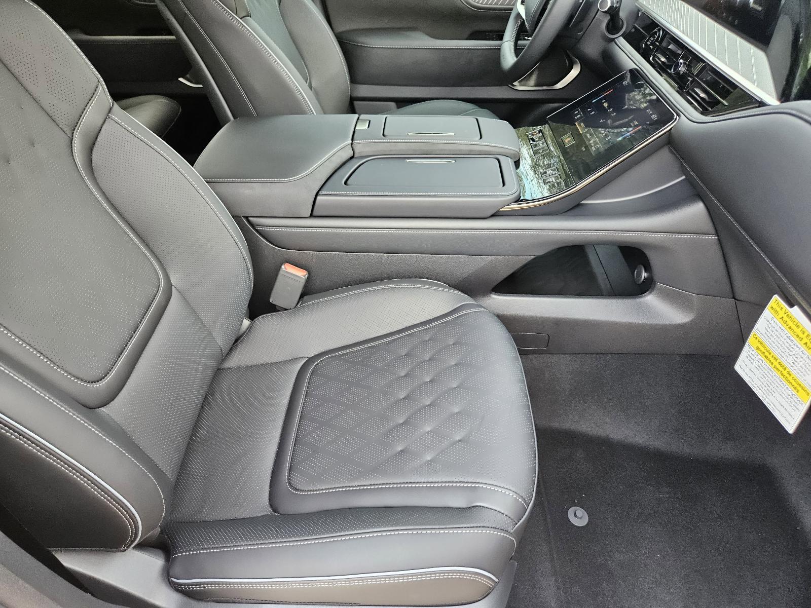 2025 INFINITI QX80 Vehicle Photo in Fort Worth, TX 76132