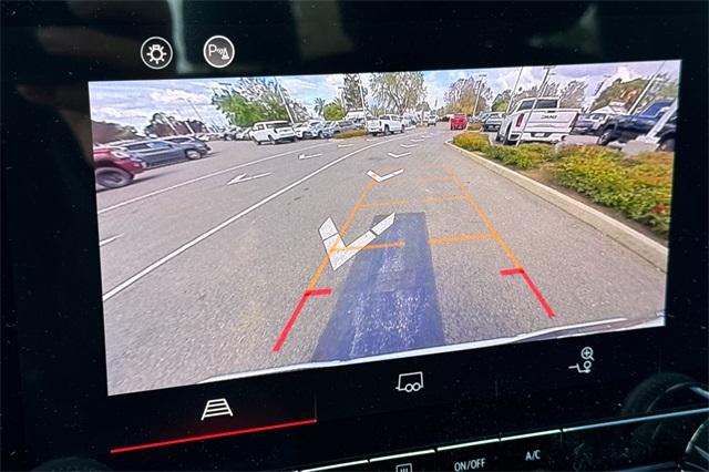 2025 GMC Canyon Vehicle Photo in ELK GROVE, CA 95757-8703