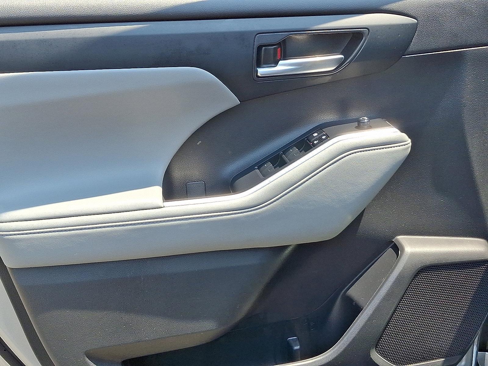 2023 Toyota Highlander Vehicle Photo in Trevose, PA 19053