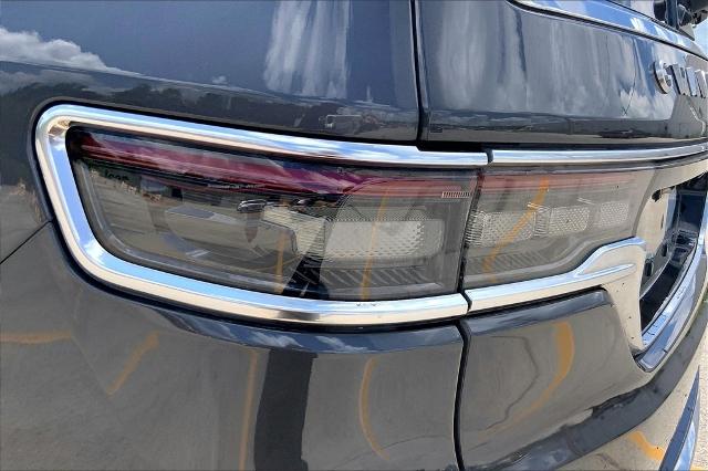 2022 Jeep Grand Wagoneer Vehicle Photo in Kansas City, MO 64114
