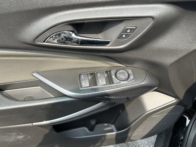 2025 Chevrolet Trax Vehicle Photo in GARDNER, MA 01440-3110