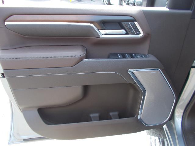 2025 GMC Sierra 2500 HD Vehicle Photo in LOWELL, MA 01852-4336