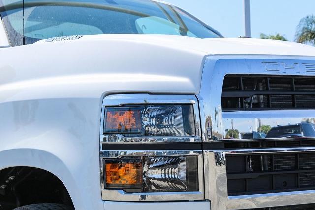 2023 Chevrolet Silverado Chassis Cab Vehicle Photo in VENTURA, CA 93003-8585