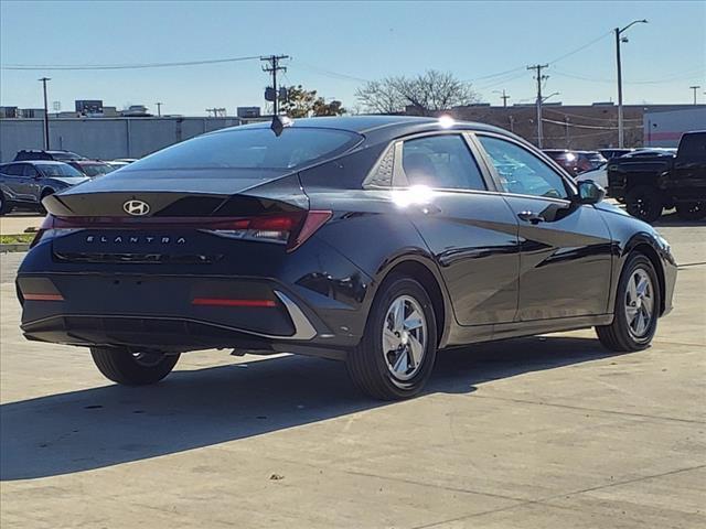 2025 Hyundai ELANTRA Vehicle Photo in Peoria, IL 61615