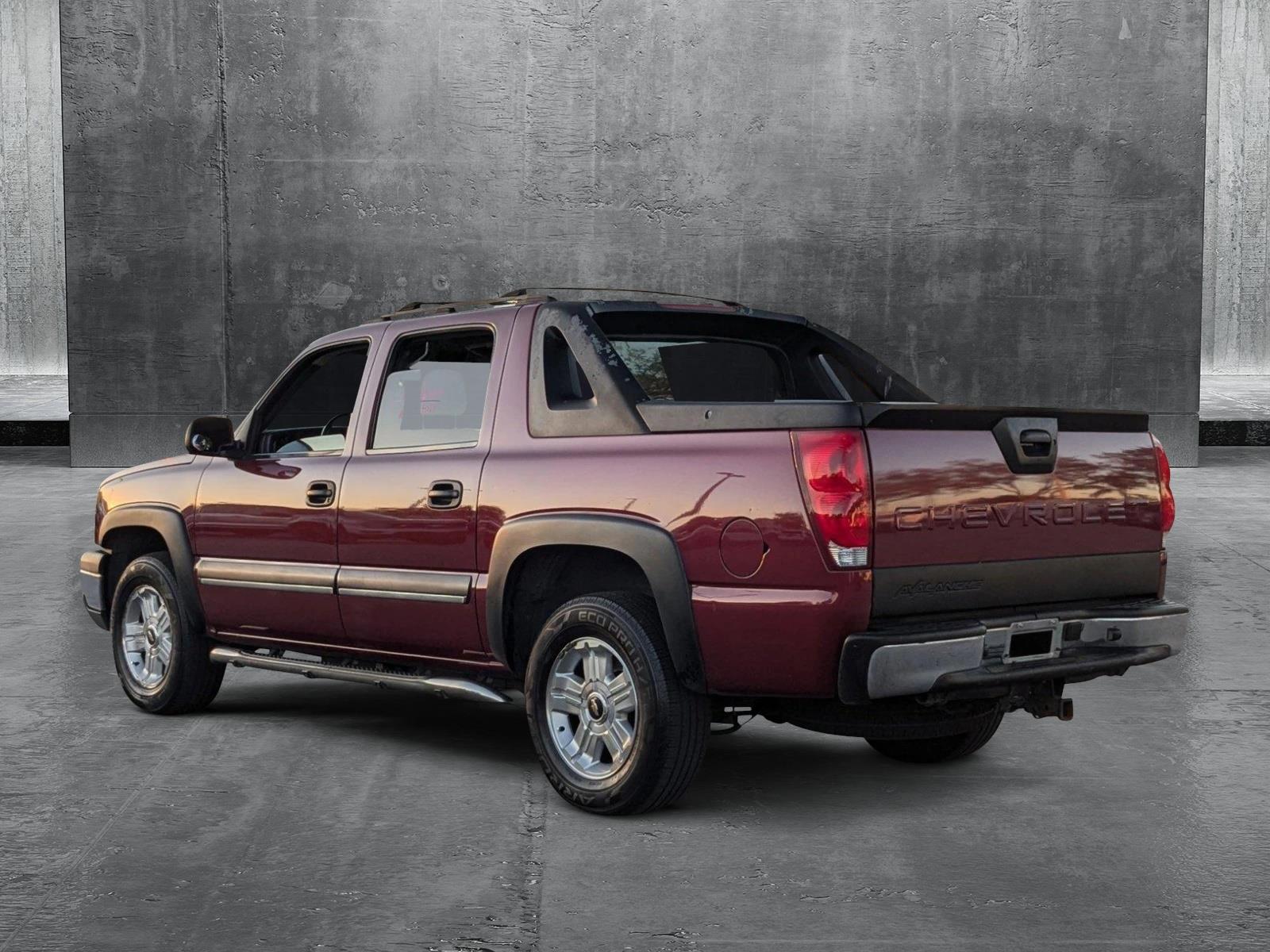 2004 Chevrolet Avalanche Vehicle Photo in St. Petersburg, FL 33713