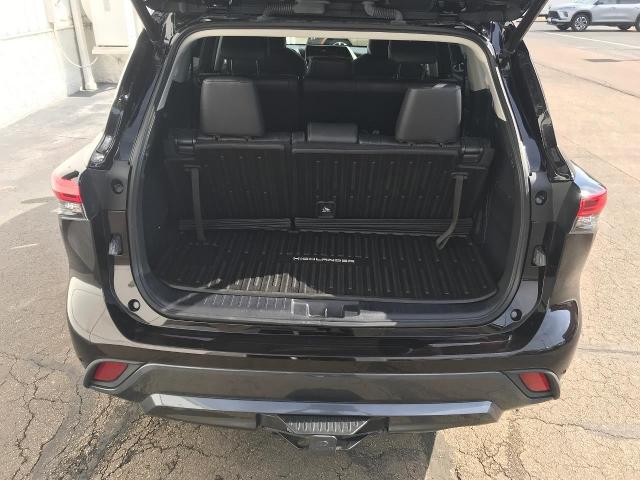 2021 Toyota Highlander Vehicle Photo in GREEN BAY, WI 54303-3330