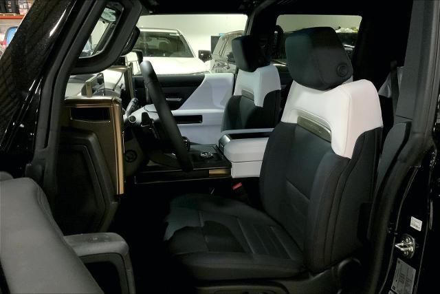 2025 GMC HUMMER EV Pickup Vehicle Photo in KANSAS CITY, MO 64114-4545